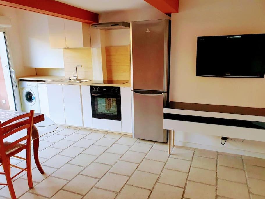 Independant En Rdc Dans Propriete Villa *